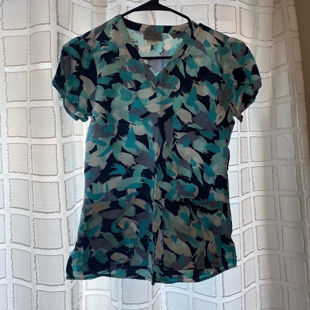 Gently worn greys anatomy printed scrub top size xs